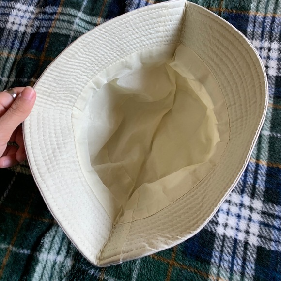 Accessories - Picture 3 of 6